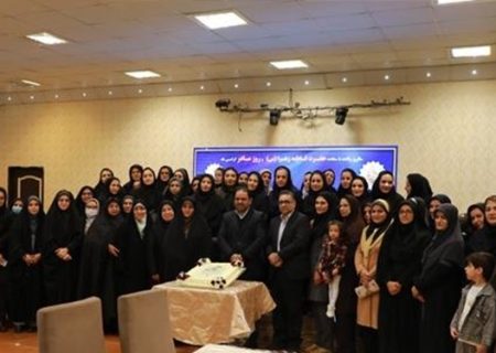 حضور زنان در عرصه کار و تلاش زمینه‌های ارتقای جامعه را فراهم می‌آورد