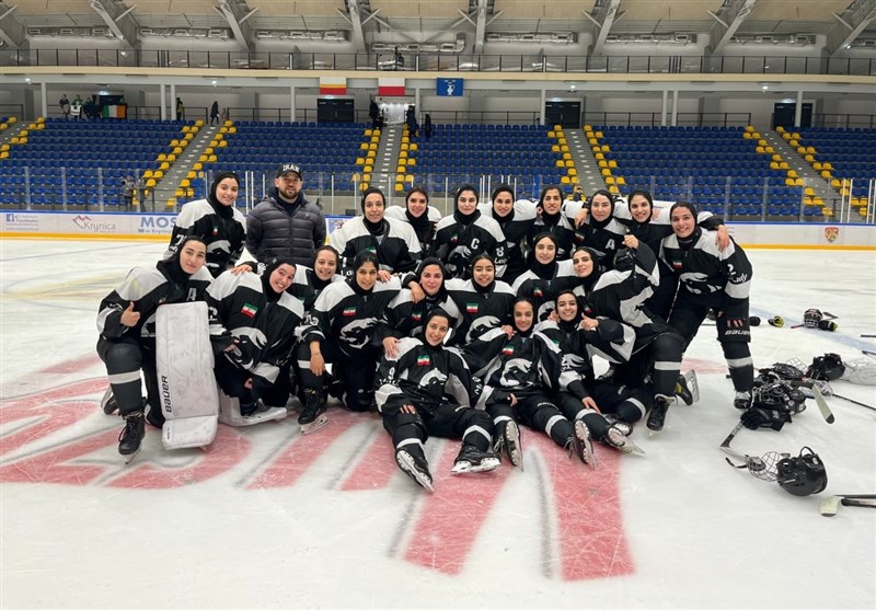 تیم هاکی روی یخ بانوان سوم شد