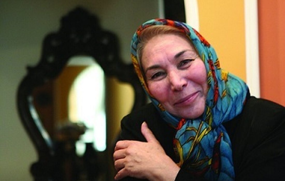 وداع با پیکر پروانه معصومی در رشت