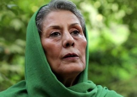 نقش زنانی را که چای می‌آورند و نصیحت می‌کنند، بازی نمی‌کنم