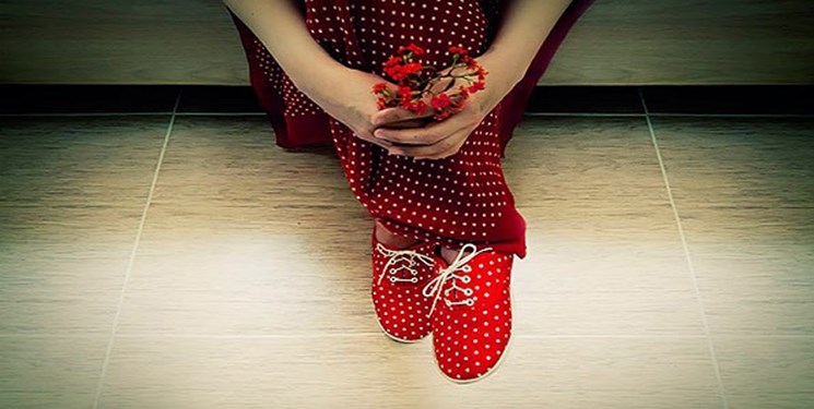 گذر از بحران بلوغ را برای دخترانتان خاطره انگیز کنید