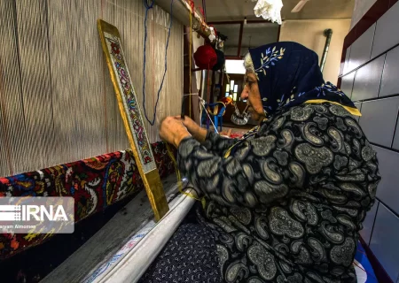 زنان سرپرست خانوار نیازمند از خدمت مستمری برخوردار می‌شوند