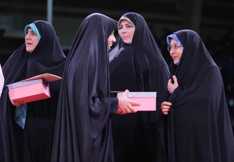 استقبال ۳ هزار دانش آموز از جشن بزرگ دختران «فردامون»